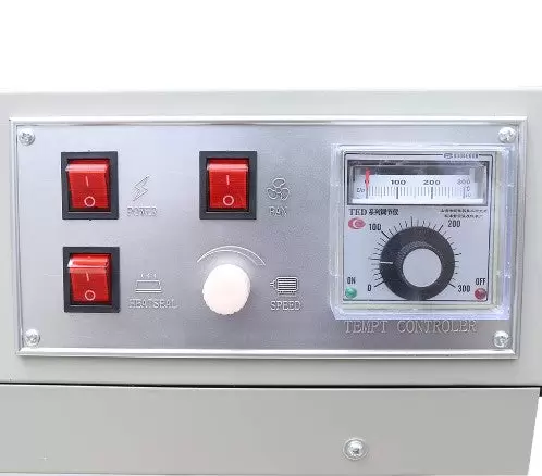 Máquina de sellado automática continua que se utiliza en una línea de embalaje