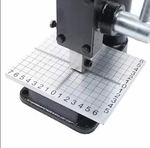 Perforadora manual para piel, máquina de troquelado, máquina de repujado, herramienta para troquelar púas