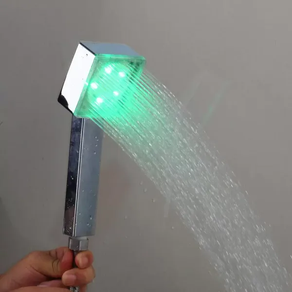 Set de ducha LED con alcachofa de ducha con grifo mezclador de mano en tres colores, altura regulable Set de ducha LED con alcachofa de ducha con grifo mezclador de mano en tres colores, altura regulable
