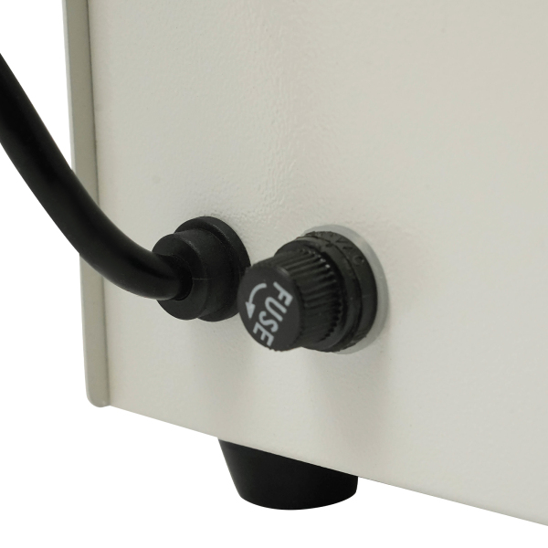 Agitador magnético con motor de alta calidad, control de temperatura(0-99℃) y control de velocidad sin pasos(0-2000rpm)