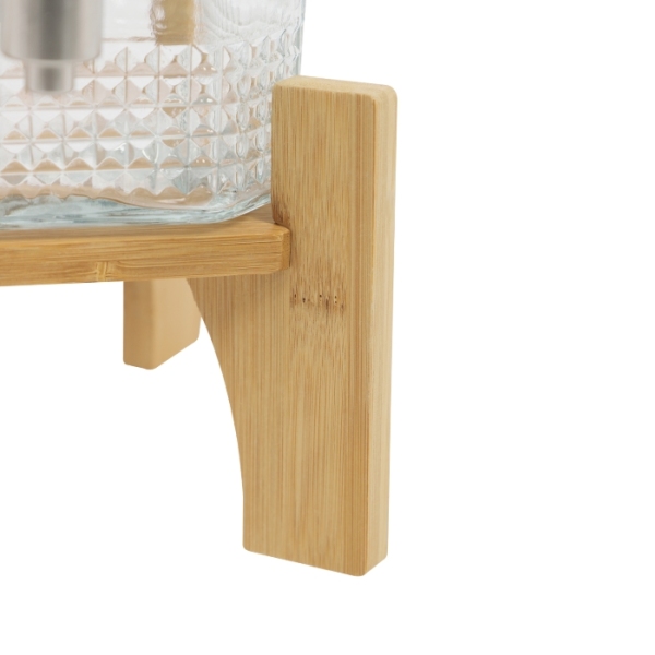 Dispensador de zumos con base de madera, capacidad para 20 bebidas, con grifo y tapa de cristal. Dispensador de zumos con base de madera, capacidad para 20 bebidas, con grifo y tapa de cristal.