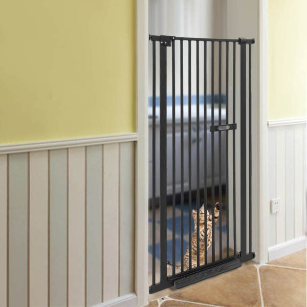 Puerta extensible negra para mascotas de 150 cm, barrera de alta seguridad para perros y gatos - Fácil de instalar Puerta extensible negra para mascotas de 150 cm, barrera de alta seguridad para perros y gatos - Fácil de instalar